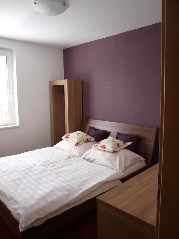 Apartman Drahovice Karlovy Vary Szoba fotó